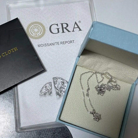 Certified 1 Ct  Moissanite Diamond Top Quality 18K White Gold Pendant Necklace - Picture 6 of 14